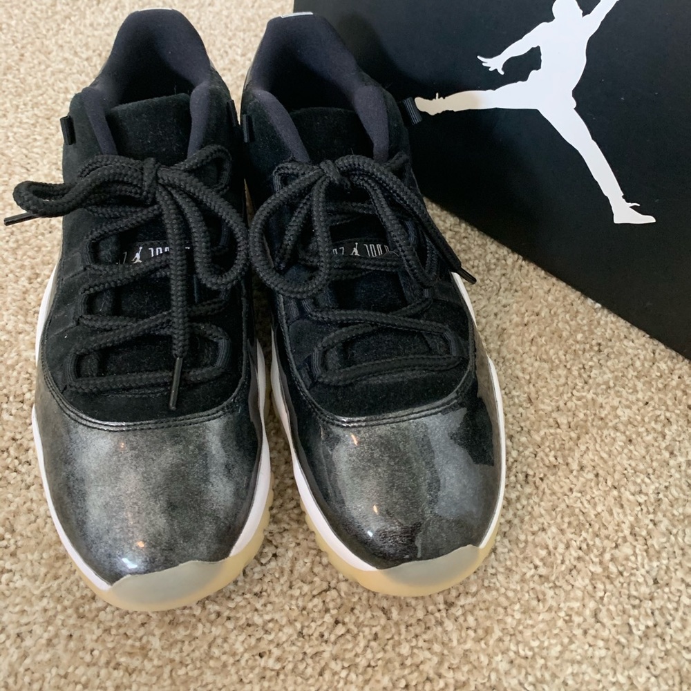 Jordan 11 Retro Low Baron